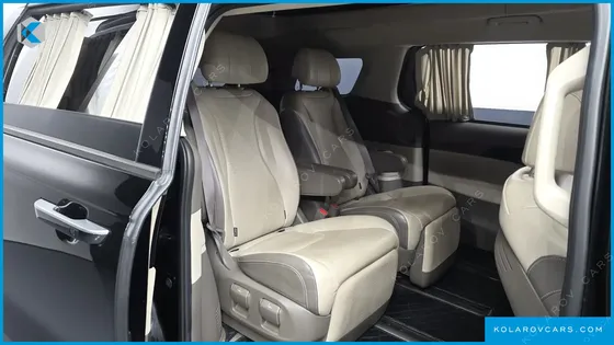 KIA CARNIVAL GASOLINE 7-SEATER HI-LIMOUSINE