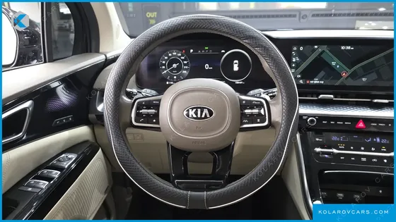 KIA CARNIVAL GASOLINE 7-SEATER HI-LIMOUSINE