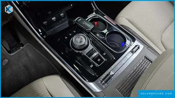 KIA CARNIVAL GASOLINE 9-SEATER HI-LIMOUSINE