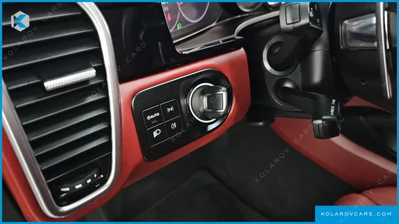 PORSCHE CAYENNE 3.0 COUPE PLATINUM EDITION