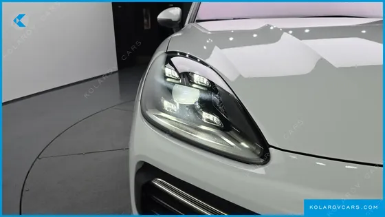 PORSCHE CAYENNE 3.0 PLATINUM EDITION
