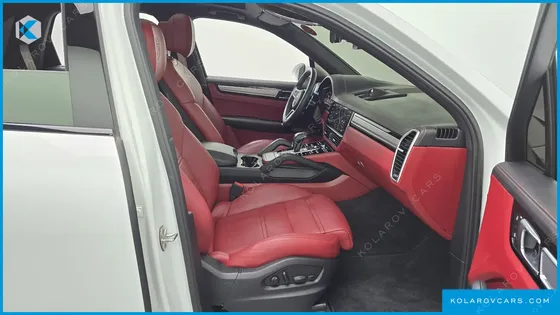 PORSCHE CAYENNE 3.0 PLATINUM EDITION