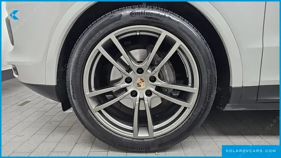 PORSCHE CAYENNE 3.0 COUPE PLATINUM EDITION
