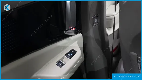 KIA CARNIVAL GASOLINE 9-SEATER GRAVITY