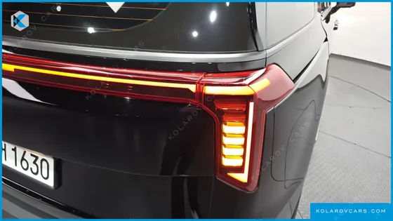 KIA CARNIVAL GASOLINE 9-SEATER GRAVITY