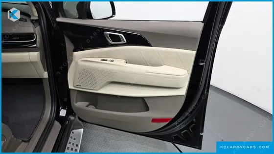 KIA CARNIVAL GASOLINE 9-SEATER GRAVITY
