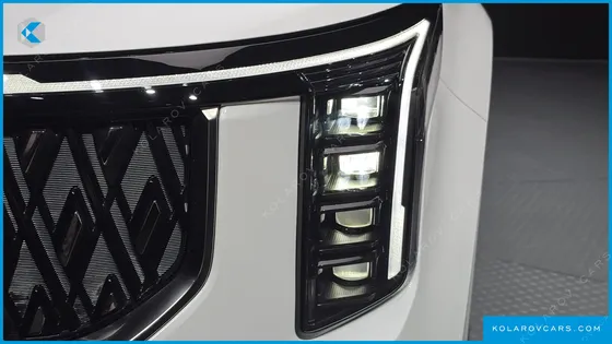 KIA CARNIVAL HEV 7SEATER OUTDOOR NOBLESS