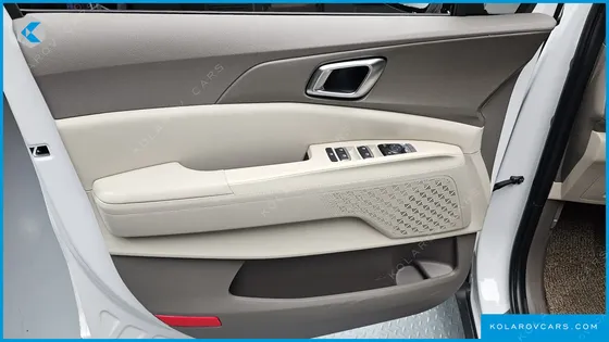 KIA CARNIVAL HEV 7SEATER OUTDOOR NOBLESS