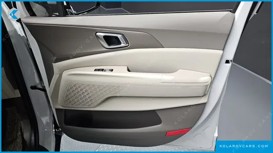 KIA CARNIVAL HEV 7SEATER OUTDOOR NOBLESS