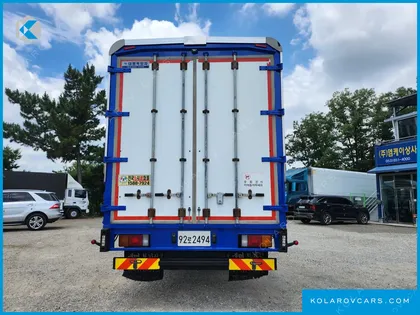 HYUNDAI MEGA TRUCK GOLD