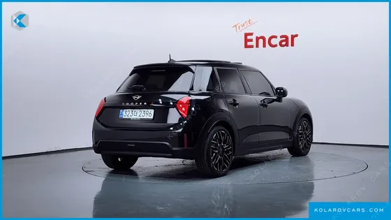 MINI COOPER 5 DOOR FAVOURED