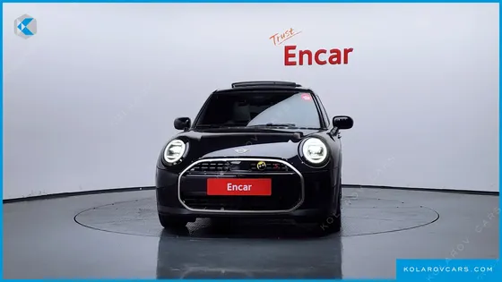 MINI COOPER 5 DOOR FAVOURED