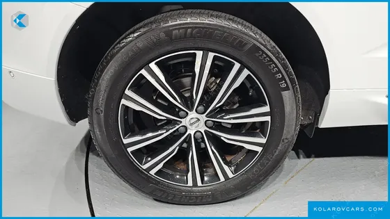 VOLVO XC60 B5 INSCRIPTION