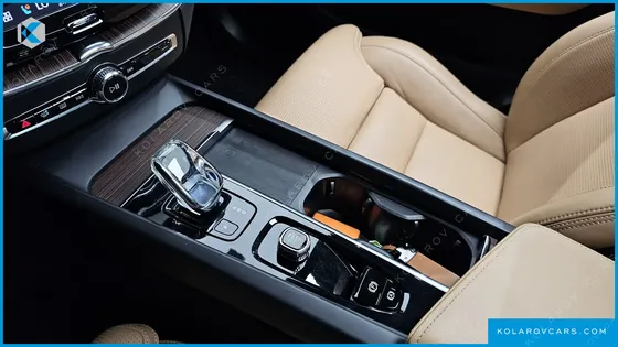 VOLVO XC60 B5 INSCRIPTION