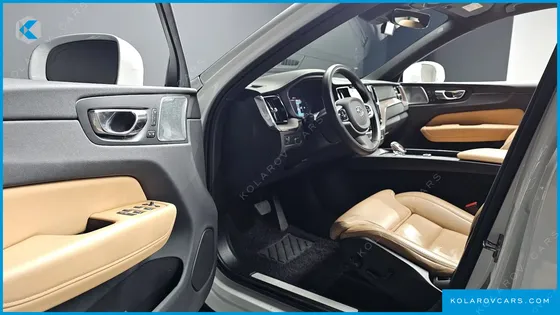 VOLVO XC60 B5 INSCRIPTION