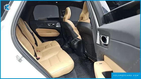 VOLVO XC60 B5 INSCRIPTION