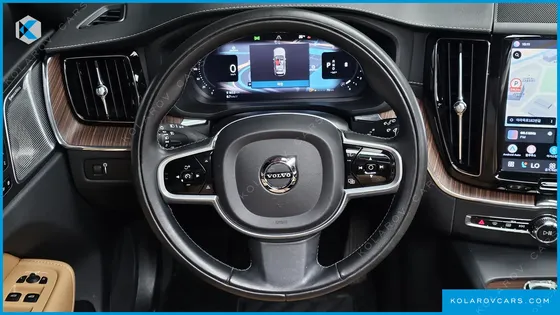 VOLVO XC60 B5 INSCRIPTION
