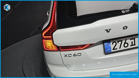 VOLVO XC60 B5 INSCRIPTION
