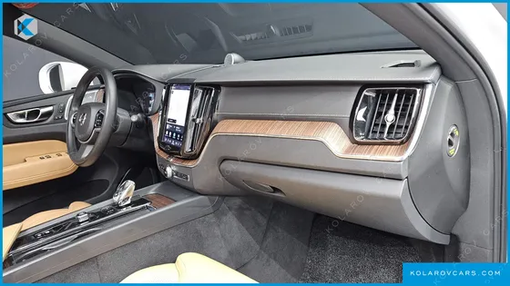 VOLVO XC60 B5 INSCRIPTION
