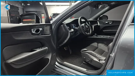VOLVO XC60 T8 R-DESIGN
