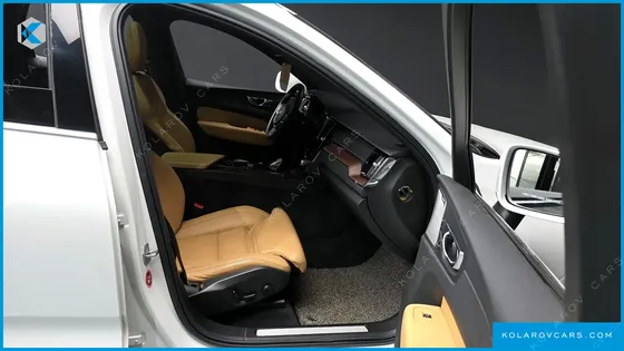 VOLVO XC60 B5 INSCRIPTION