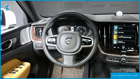 VOLVO XC60 B5 INSCRIPTION