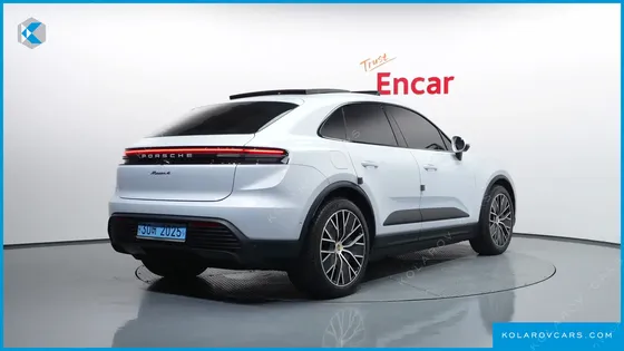 PORSCHE MACAN BASE 4