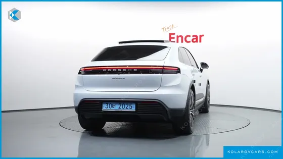 PORSCHE MACAN BASE 4