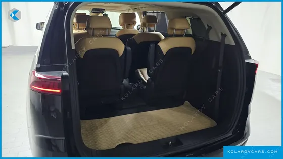 KIA CARNIVAL 9-SEATER NOBLESSE