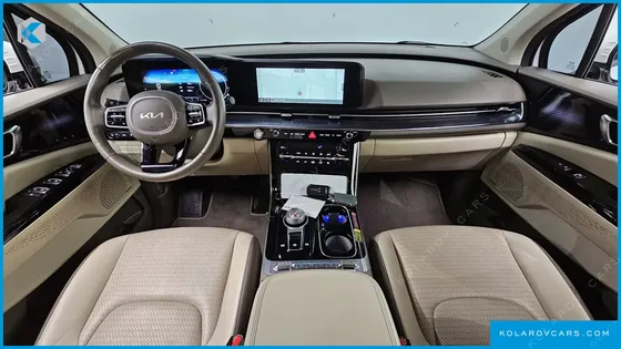 KIA CARNIVAL 7-SEATER HI-LIMOUSINE