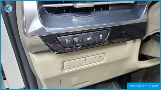 KIA CARNIVAL 7-SEATER HI-LIMOUSINE