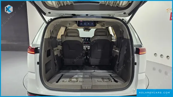 KIA CARNIVAL 7-SEATER HI-LIMOUSINE