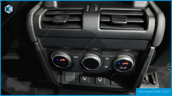 LAND ROVER DEFENDER 110 D300 HSE