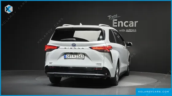 TOYOTA SIENNA 2.5 HYBRID AWD