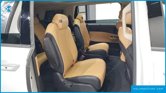 KIA CARNIVAL 9-SEATER NOBLESSE