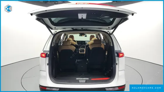 KIA CARNIVAL 9-SEATER NOBLESSE