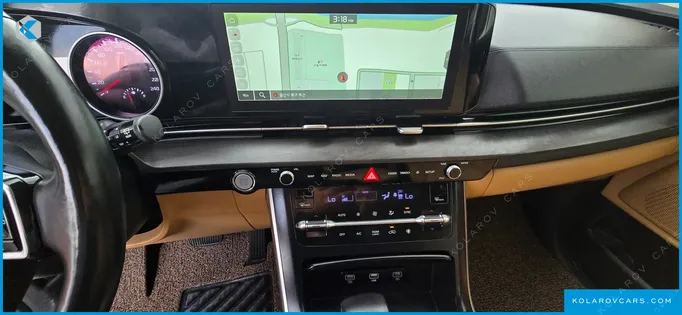 KIA CARNIVAL 9-SEATER PRESTIGE