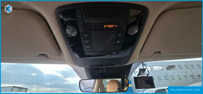 KIA CARNIVAL 9-SEATER PRESTIGE