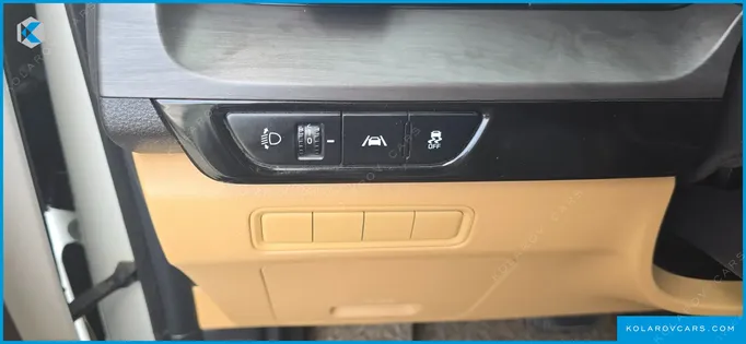 KIA CARNIVAL 9-SEATER PRESTIGE
