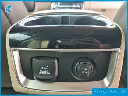 KIA CARNIVAL 9-SEATER SIGNATURE