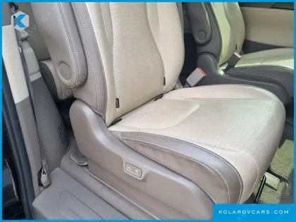 KIA CARNIVAL 9-SEATER SIGNATURE