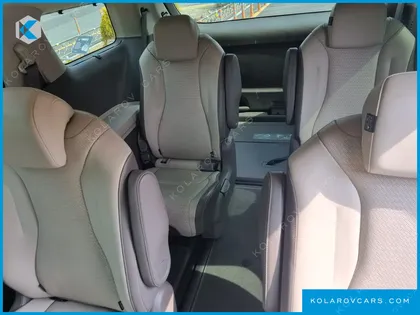 KIA CARNIVAL 9-SEATER SIGNATURE