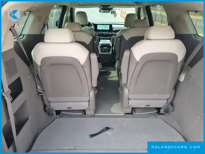 KIA CARNIVAL 9-SEATER SIGNATURE