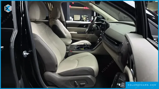 KIA CARNIVAL GASOLINE 9-SEATER HI-LIMOUSINE