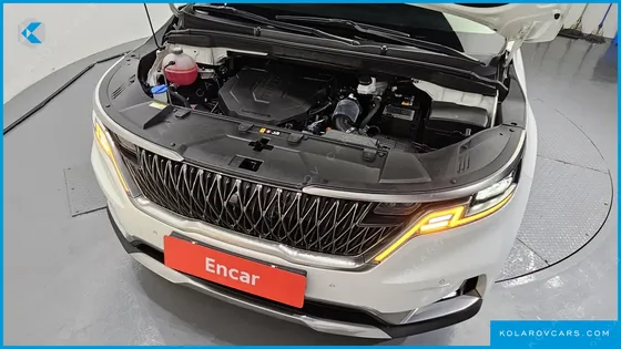 KIA CARNIVAL 7-SEATER OUTDOOR