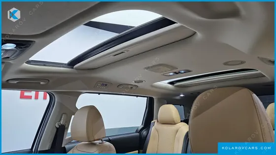 KIA CARNIVAL 7-SEATER OUTDOOR