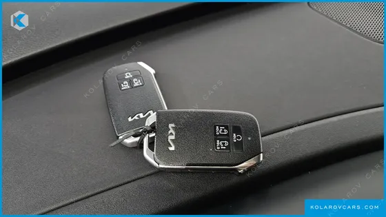 KIA CARNIVAL 7-SEATER OUTDOOR