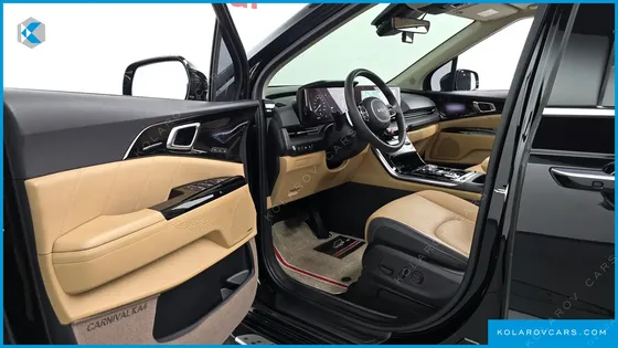 KIA CARNIVAL GASOLINE 7-SEATER SIGNATURE