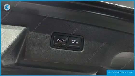 KIA CARNIVAL GASOLINE 7-SEATER SIGNATURE