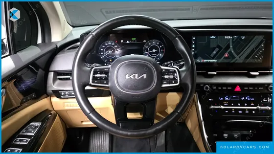 KIA CARNIVAL GASOLINE 9-SEATER SIGNATURE